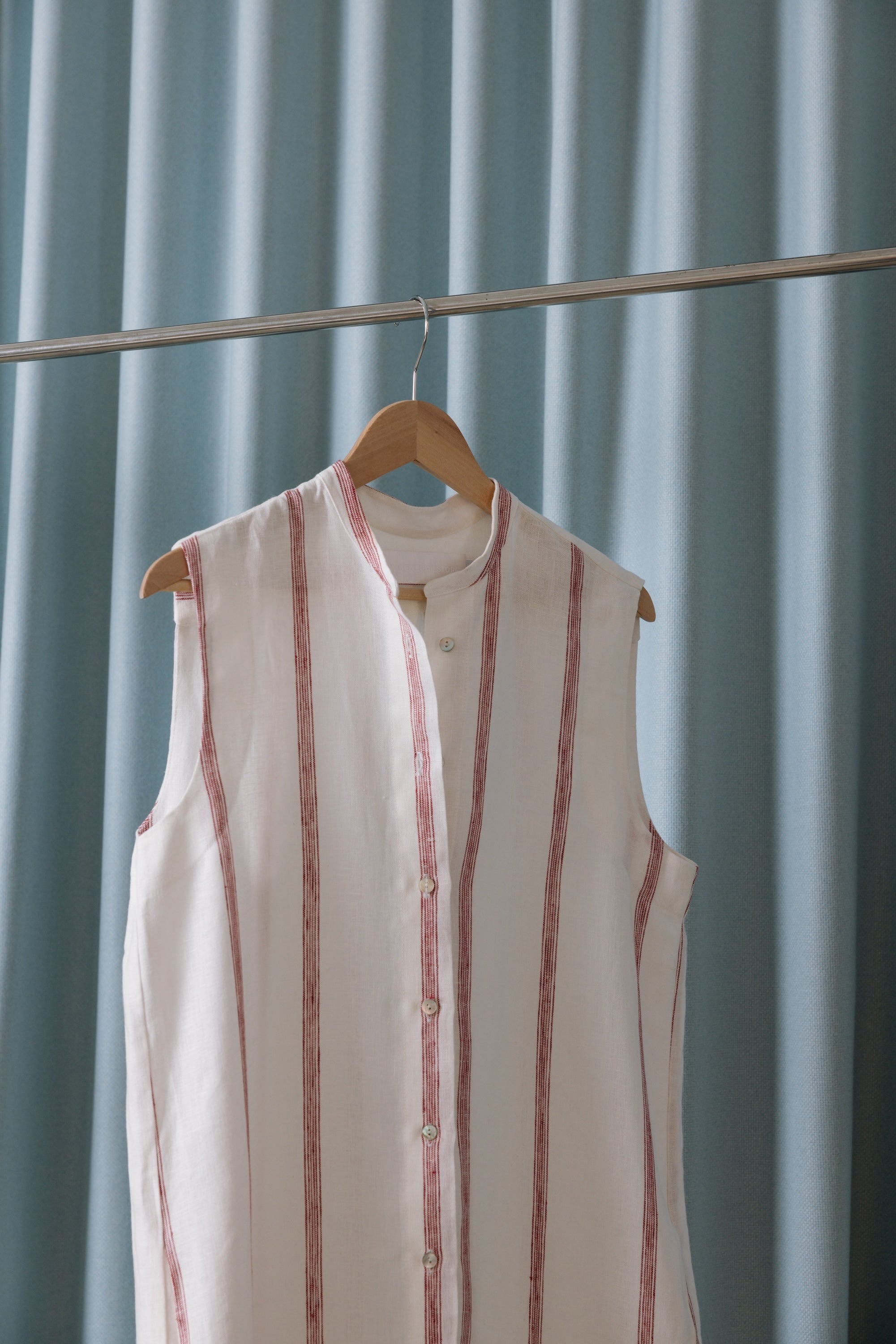 The Sleeveless Shirt Dress